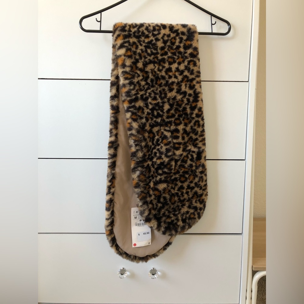 Zara faux fur stole / scarf